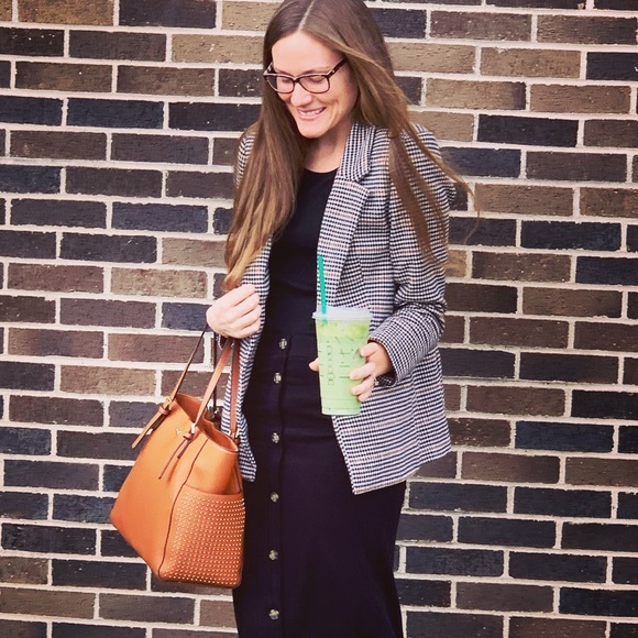 Meet your Posher, Morgan - Picture 2 of 7